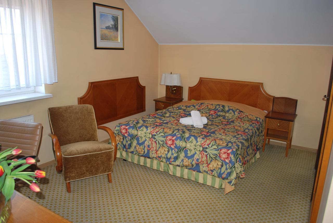 Noclegi Helios & Hotelowa Wielun Luaran gambar
